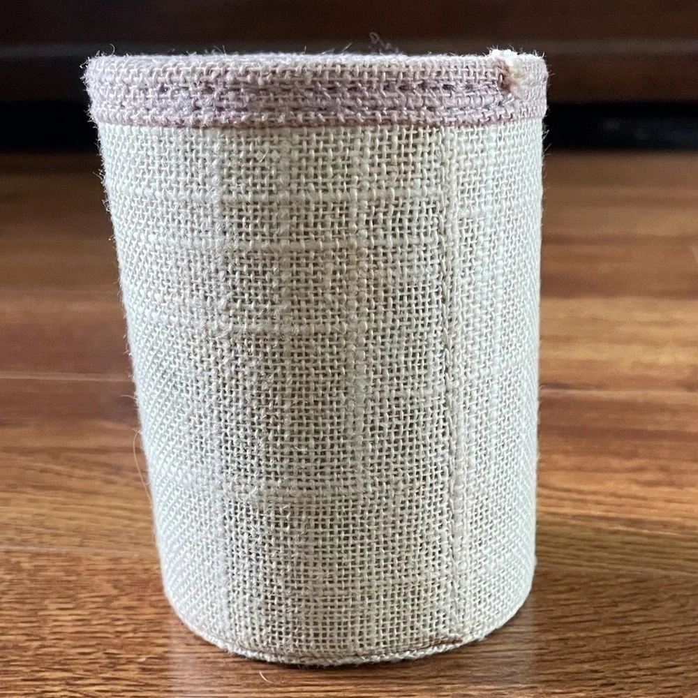 Alica Sliverstone Eco flower make up Brush cup holder